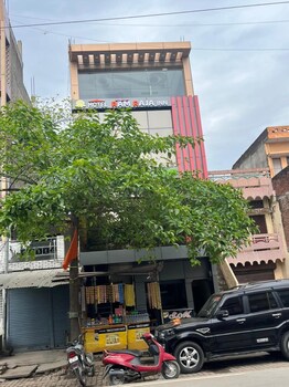 Hotel Ram Raja Inn,,2 star