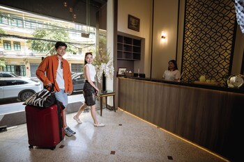 The Wang Yaowarat Hotel,,2 star