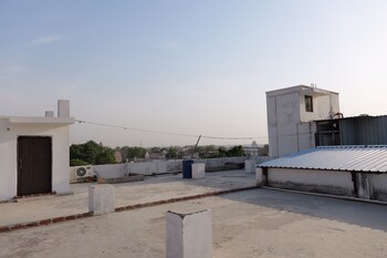 Madhav Bhawan,,2 star