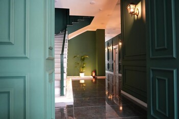 urban majesty hotel