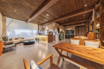 Shoyiri-La Hotel - Fairy Mountain Center,,3 star