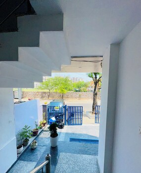 hotel radha ratan inn