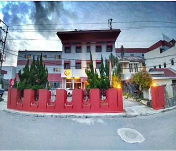 Cozzy Hotel Quint,,2 star