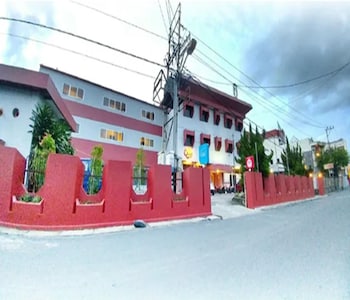 Cozzy Hotel Quint,,2 star