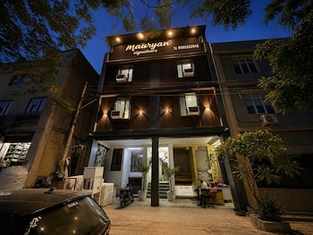 mauryan signature hotel nhpc metro