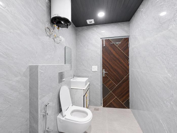 mauryan signature hotel nhpc metro