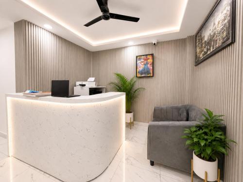 mauryan signature hotel nhpc metro