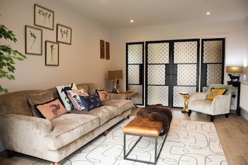 House Sleeps 10 With Enclosed Garden,,4 star