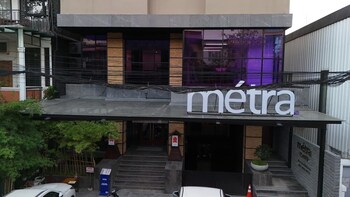 metra tower