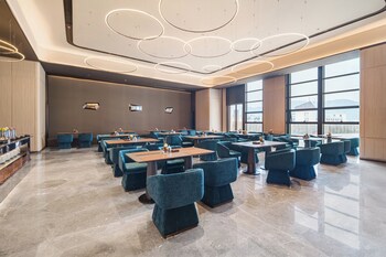 Crystal Hotel Shenzhen Dalang Biz Center,,3 star