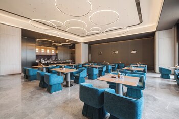 crystal hotel shenzhen dalang biz center