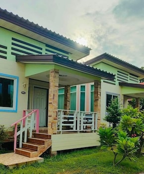 Nada Koh Larn Resort,,3 star