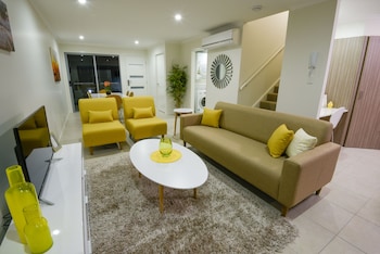 Direct Collective - Breeze On Brightwater,Buddina>>Alexandra Headland,4 star