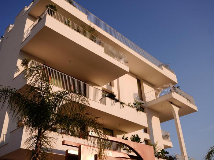 greg hotel