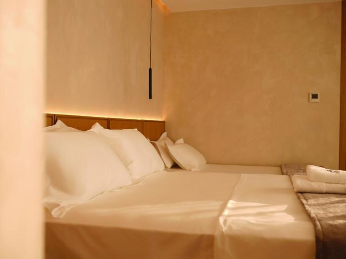 greg hotel