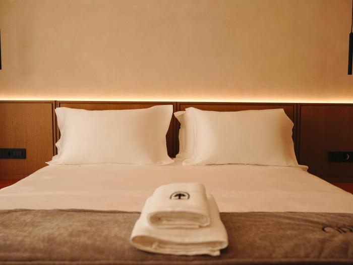greg hotel