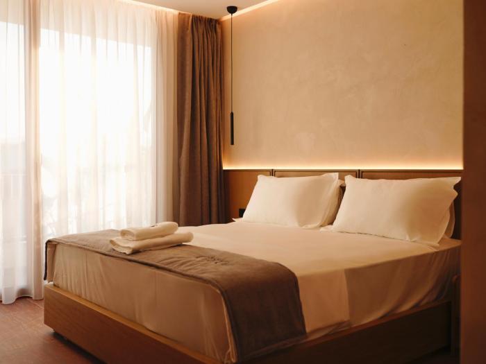 greg hotel