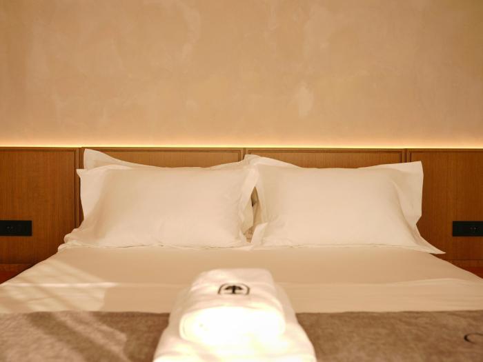 greg hotel