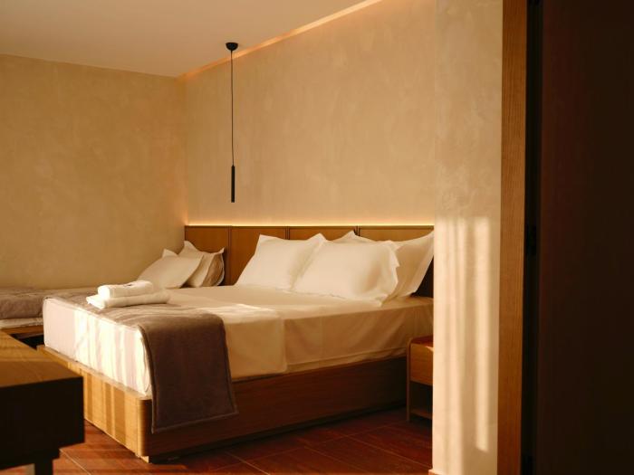 greg hotel