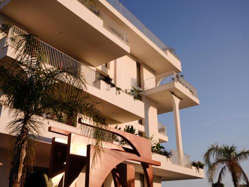 greg hotel