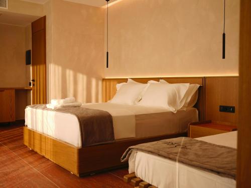 greg hotel