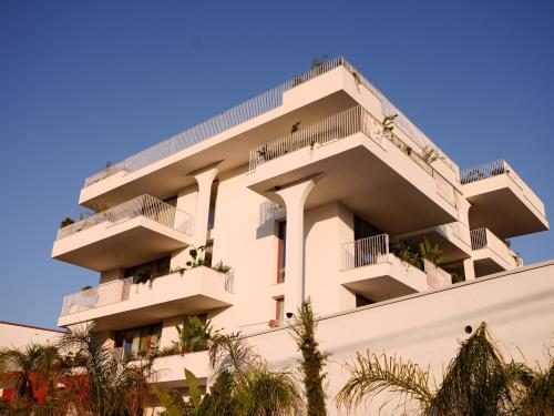 greg hotel