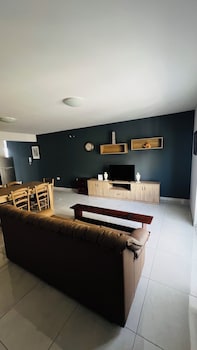 fleur de lys appartment