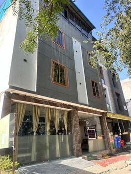 hotel prime access inn