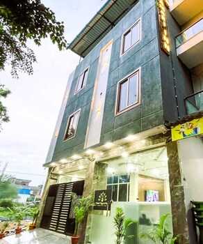 hotel prime access inn