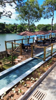 pier 135 escarpas