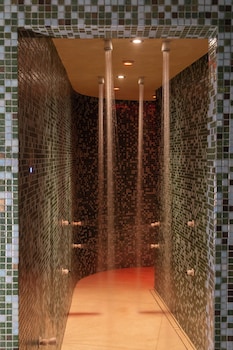 legacy ithos boutique hotel