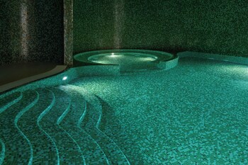 legacy ithos boutique hotel