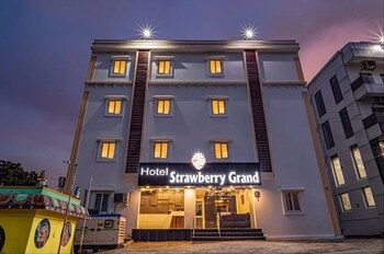 hotel strawberry grand
