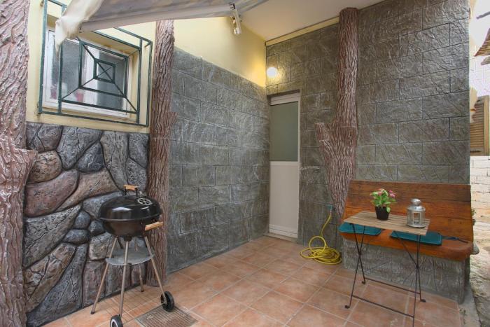 nikea apartment near pireus and metro i