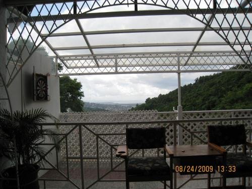 Alicia's Palace,Port Of Spain>>Arouca,3 star