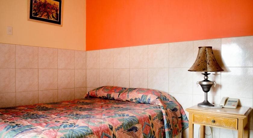 Alicia's Palace,Port Of Spain>>Arouca,3 star
