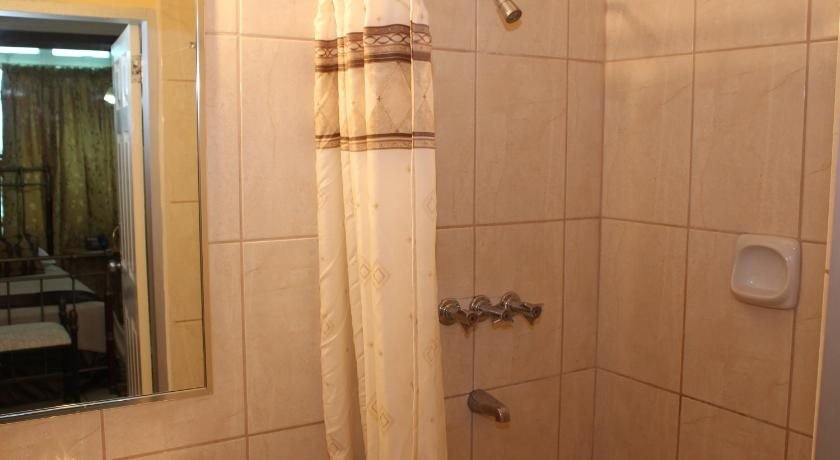 Alicia's Palace,Port Of Spain>>Arouca,3 star