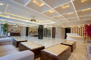 five palms hotels