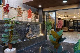 five palms hotels