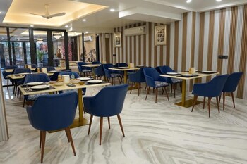 five palms hotels
