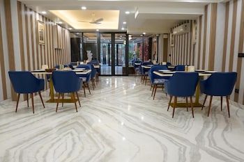 five palms hotels