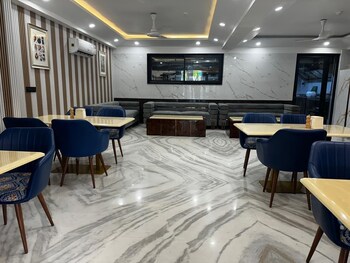 five palms hotels
