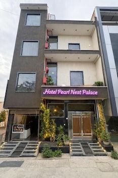 Hotel Pearl Nest Palace,,2 star