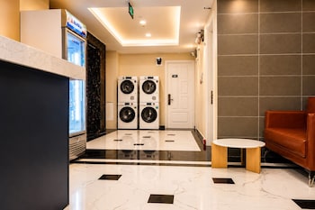 hua yi hotel pham ngu lao