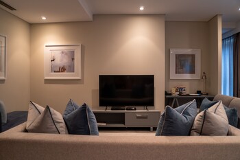 raphael penthouse suites