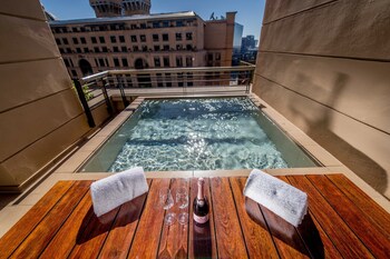 raphael penthouse suites