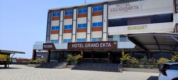 Hotel Grand Ekta,,2 star