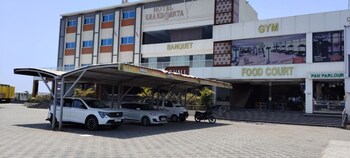 Hotel Grand Ekta,,2 star