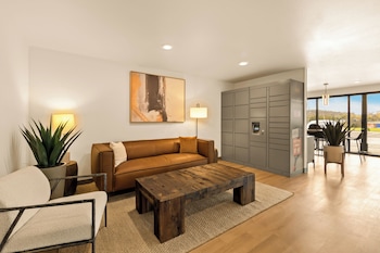 livaway suites tucson