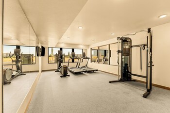 livaway suites tucson